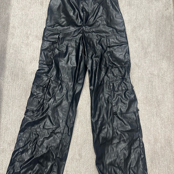 Pleather cargo pants - Picture 7 of 8